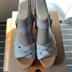 NIB Korks Bagley white leather sandals size 10